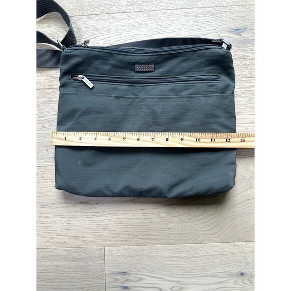Baggallini Gray Crossbody Purse - Picture 10 of 11